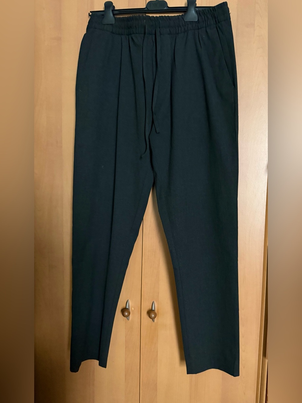 Banana Republic athletic tapered fit slim flight pants- dark charcoal,size M